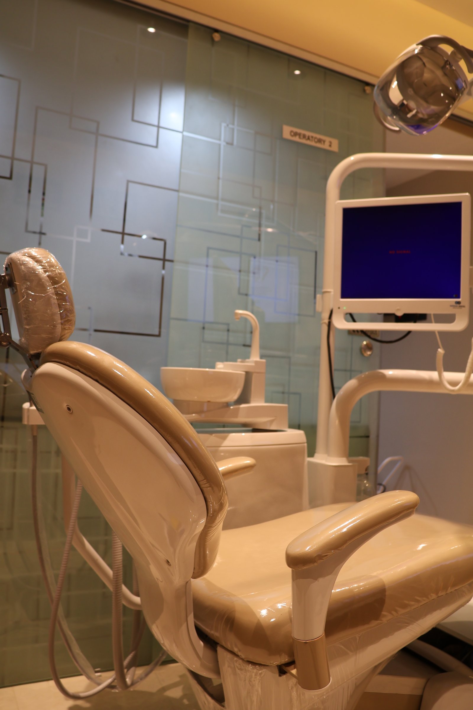 Klaas - Dentist website Webflow template