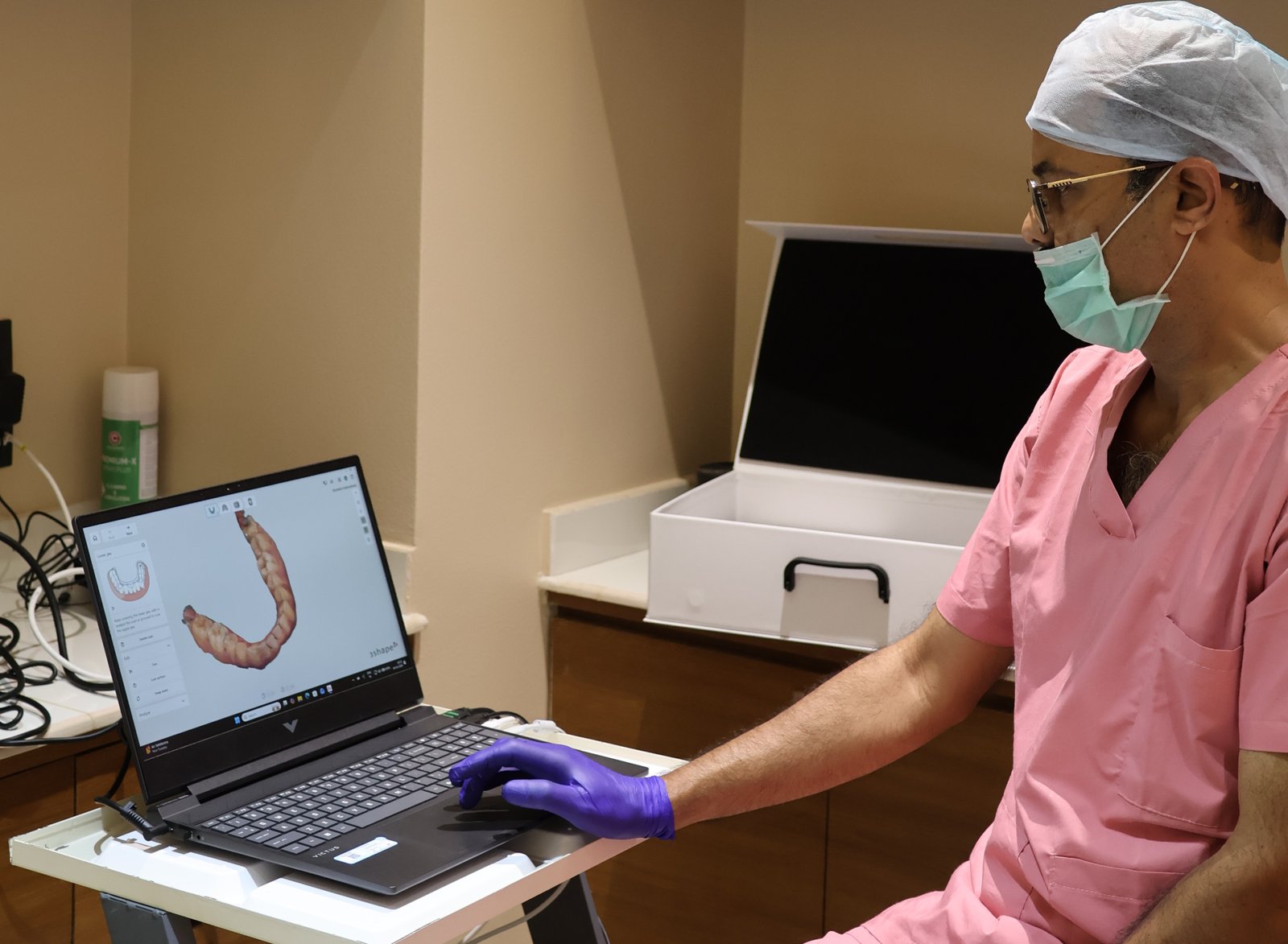 Klaas - Dentist website Webflow template